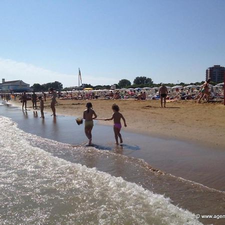 Lignano Sabbiadoro With Pool Daire Dış mekan fotoğraf
